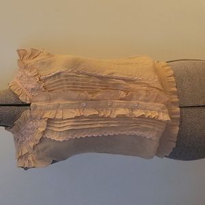 Ladies shirt with cap sleeves